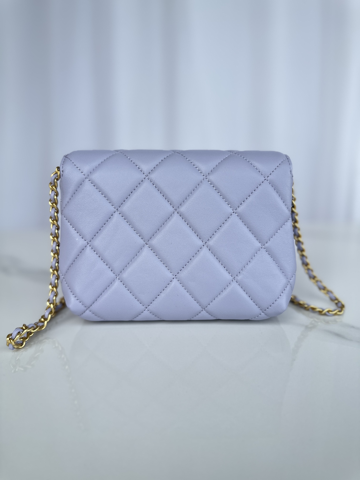 CHANEL Mini flap bag Shiny lambskin, faux pearls and gold coloured metal light purple-AS4986
