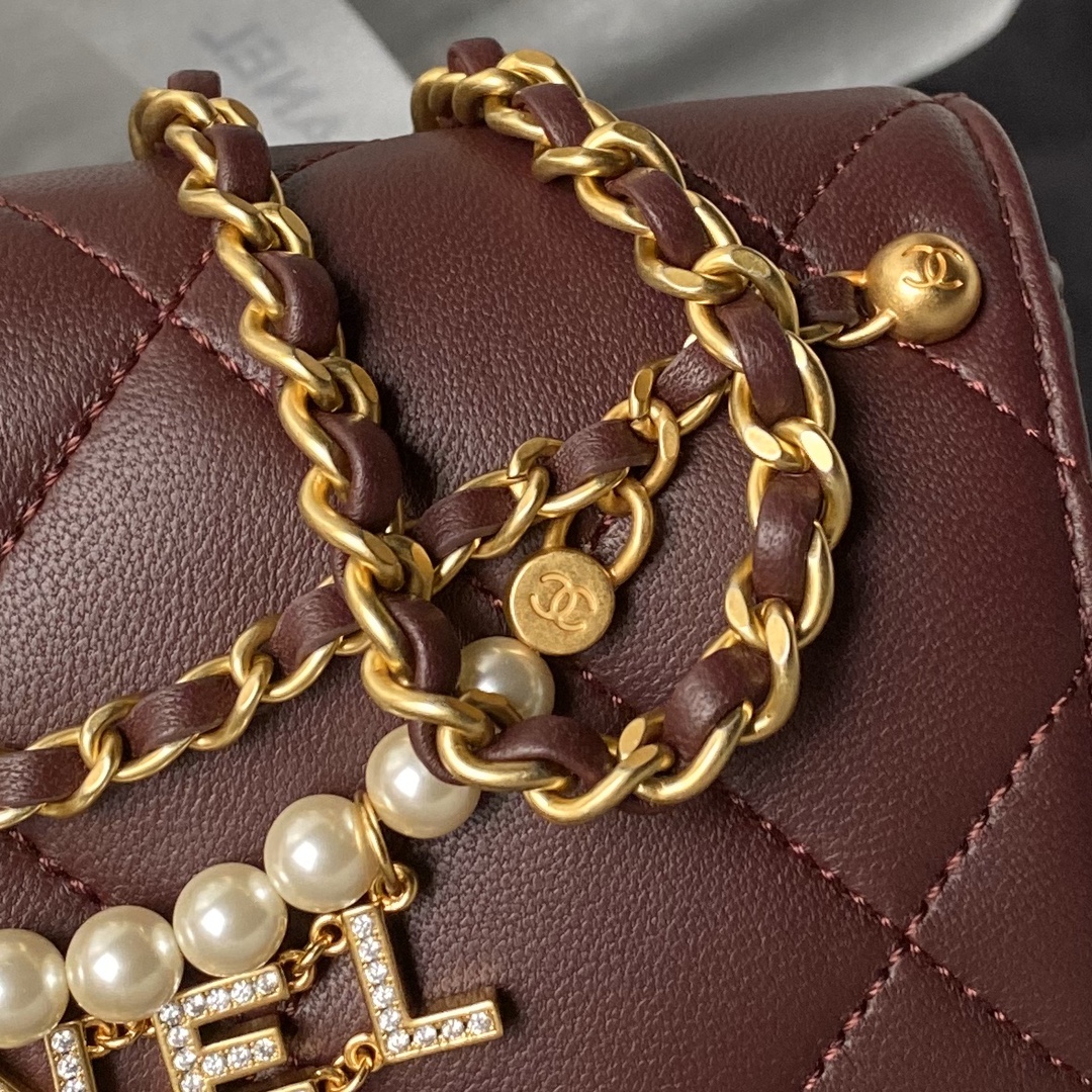 CHANEL Mini flap bag Shiny lambskin, faux pearls and gold coloured metal Red-AS4986