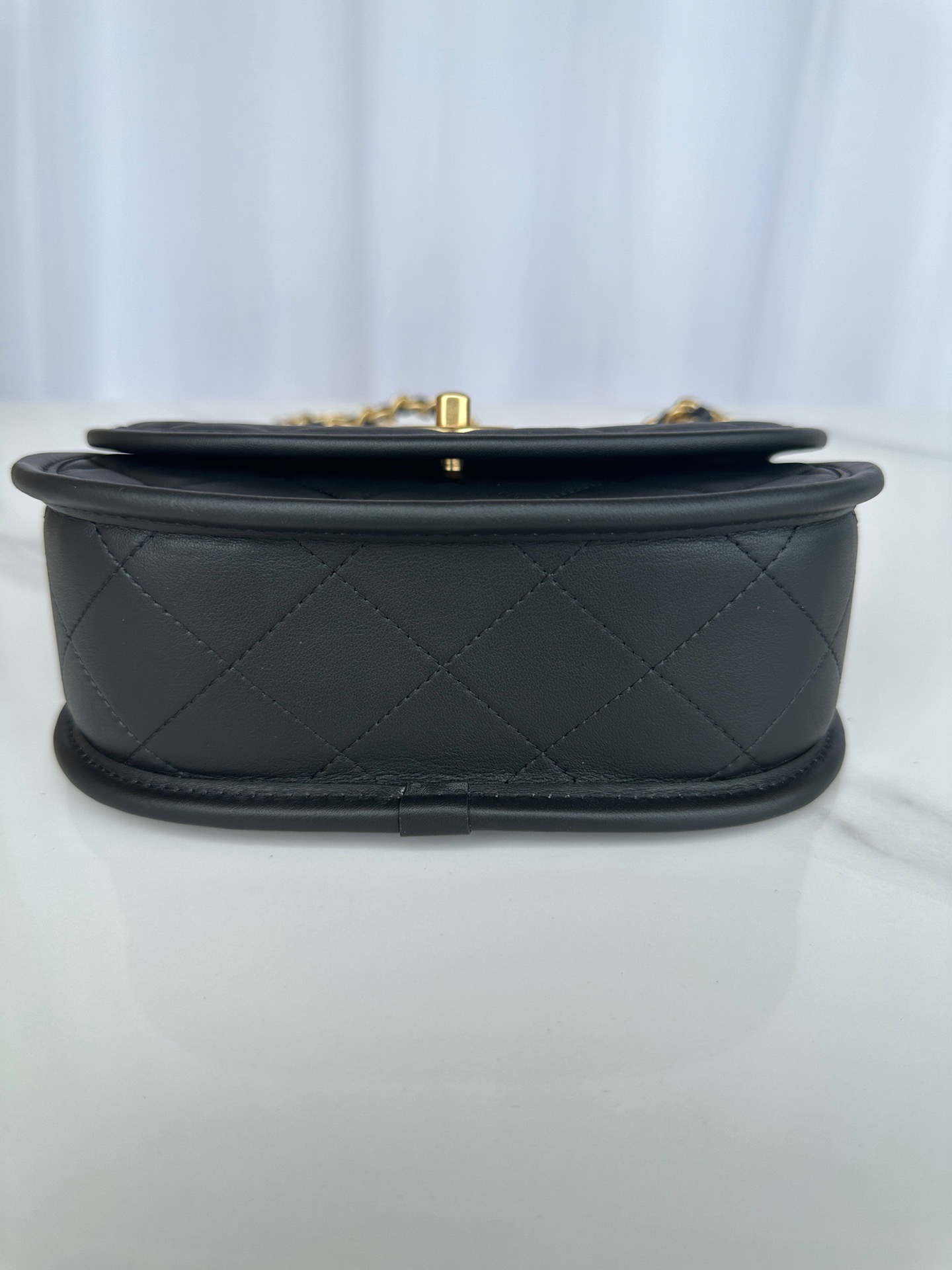 CHANELMessenger bag Calfskin with gold coloured metal Black-AS4845