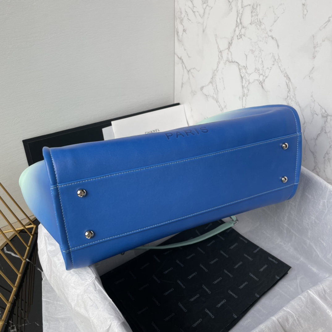 CHANEL Medium Tote Color Blue- AS3351
