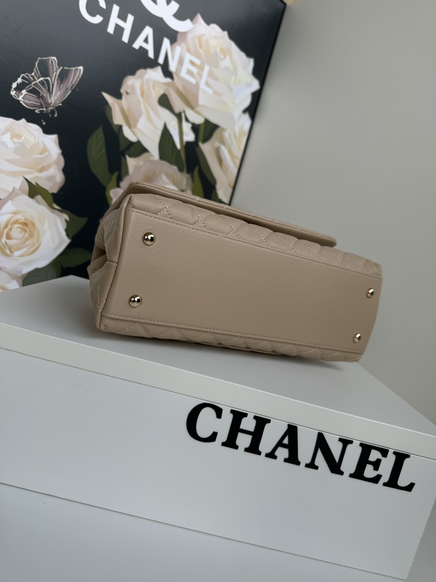 CHANEL Large Flap Bag With Top Handle ﻿Apricot-A92991