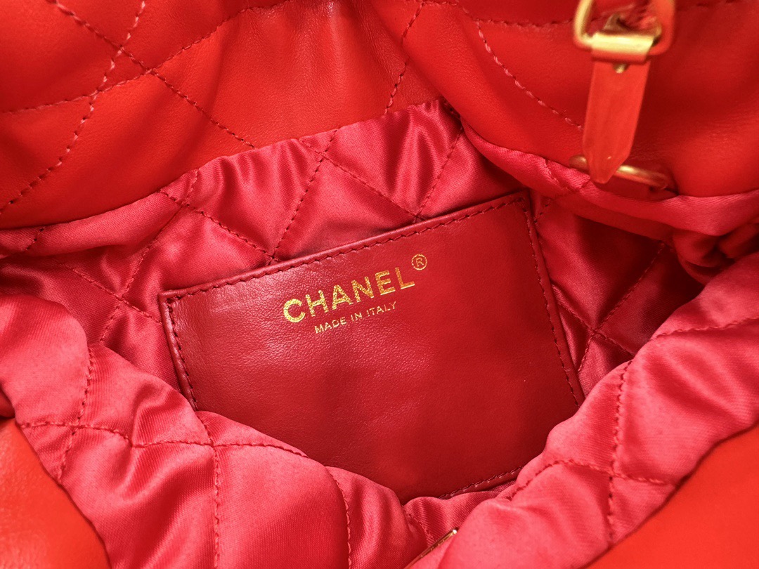 CHANEL CHANEL 22 Mini Handbag Shiny Calfskin, Imitation Pearls & Gold-Tone Metal Red- AS3980