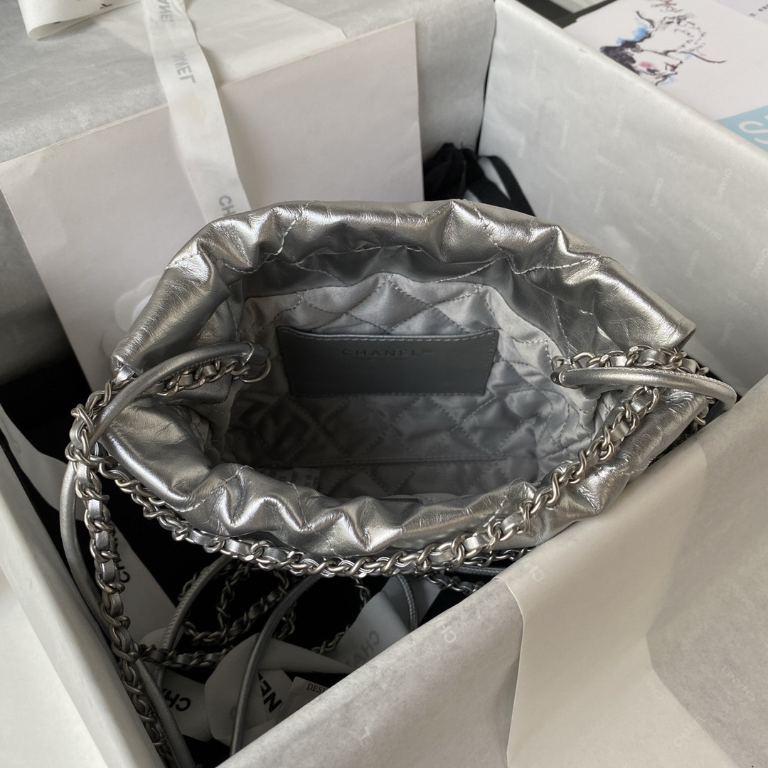 CHANEL CHANEL 22 Mini Handbag Metallic Lambskin & Silver-Tone Metal Silver - AS3980