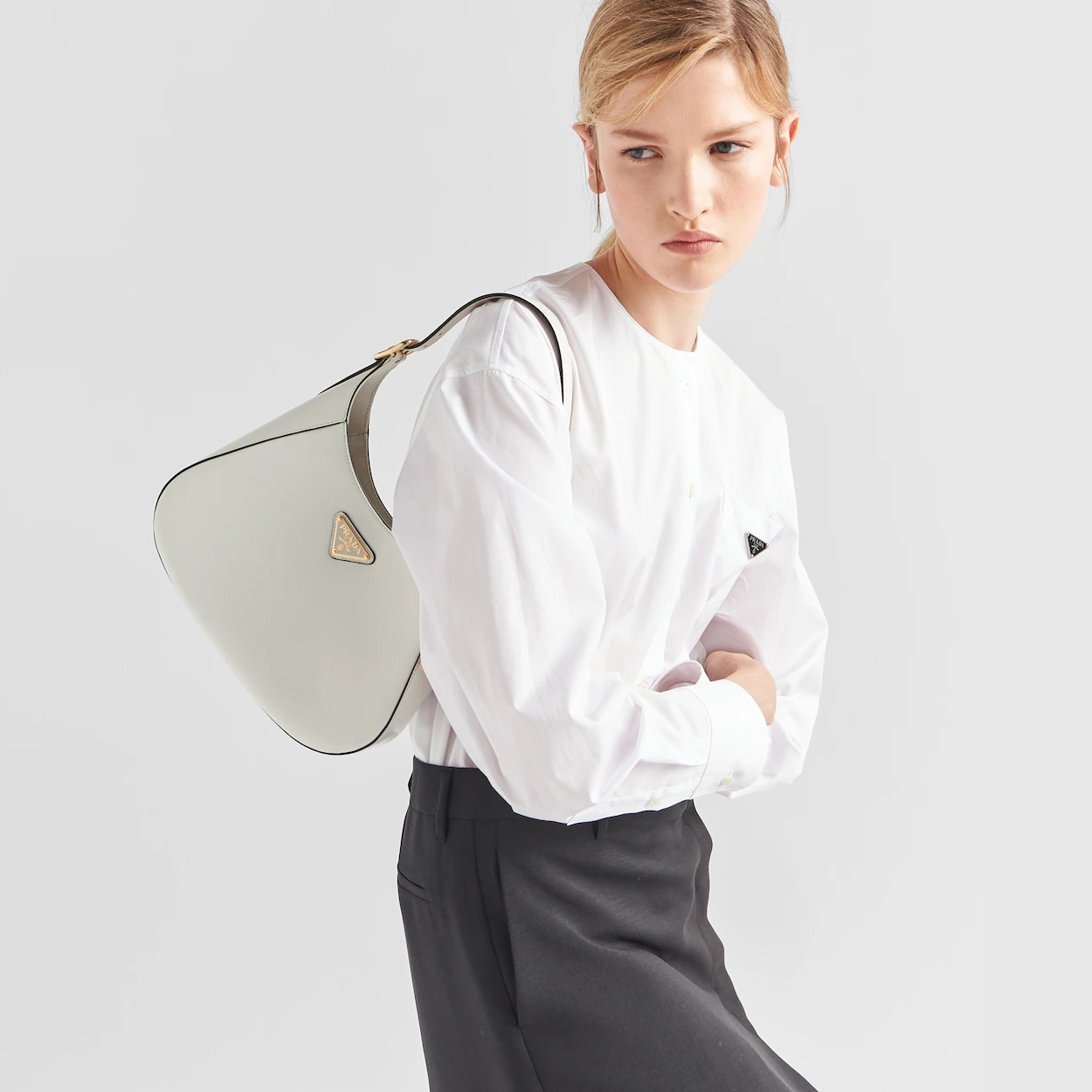 Leather shoulder bag