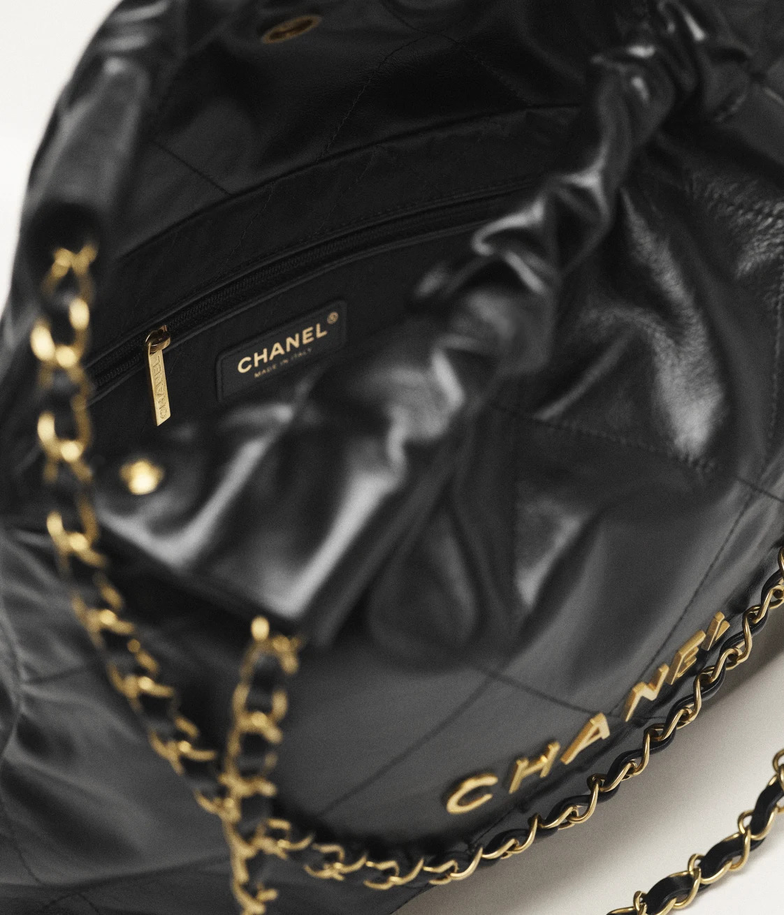 CHANEL 22 Mini Handbag Shiny Calfskin & Gold-Tone Metal Black AS3980