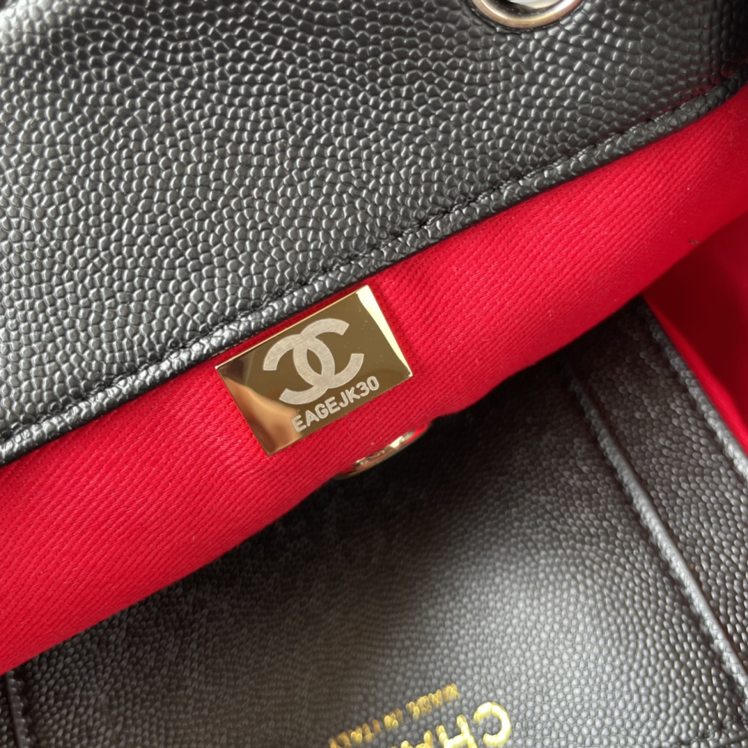 CHANEL Backpacks  Grain-embossed shiny calf leather with gold-coloured metal Black -AS4058