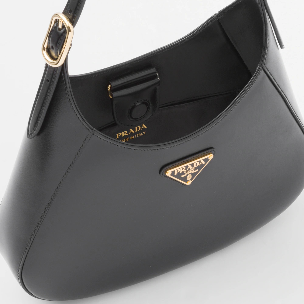 Leather shoulder bag