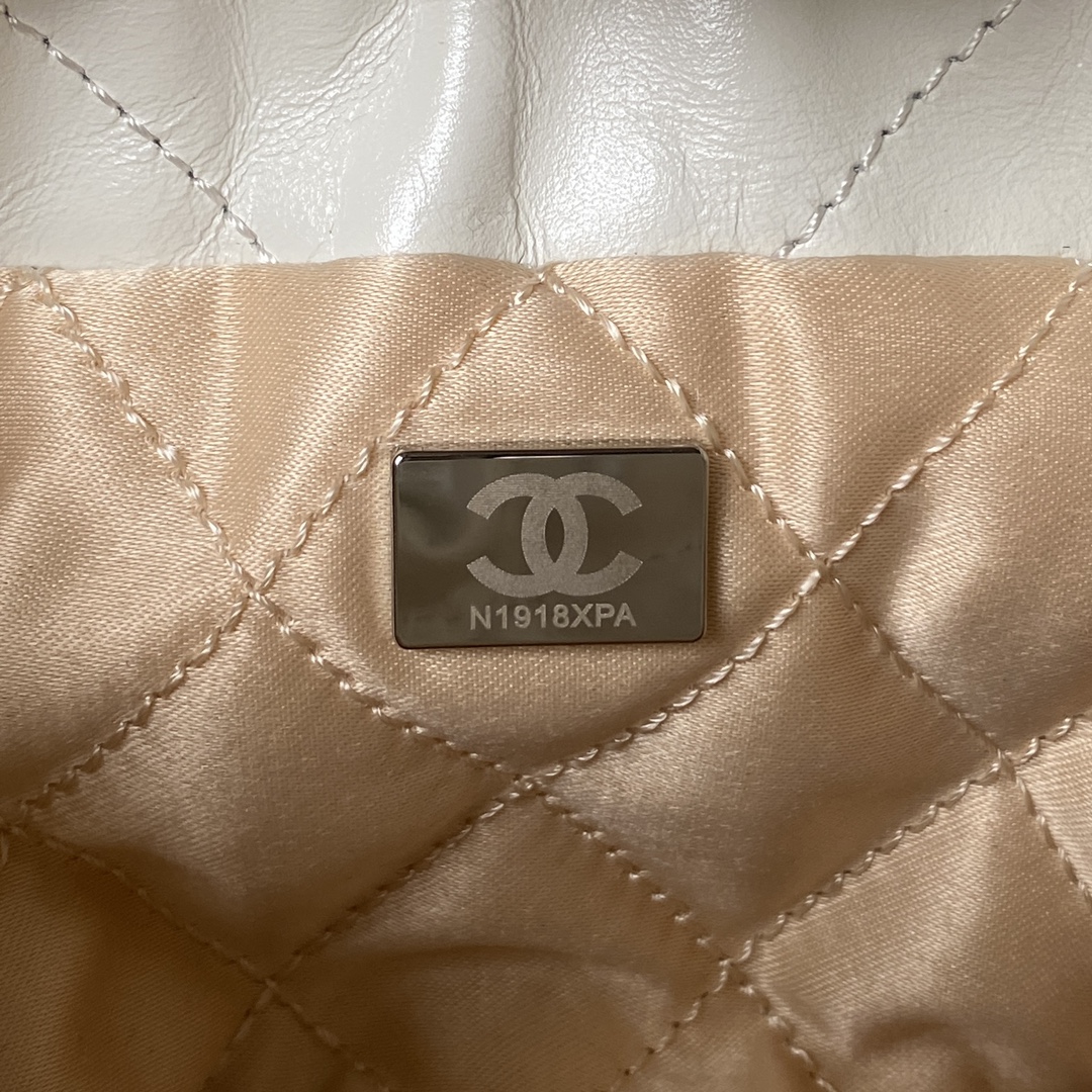 CHANEL 22 Mini Handbag White-AS3980