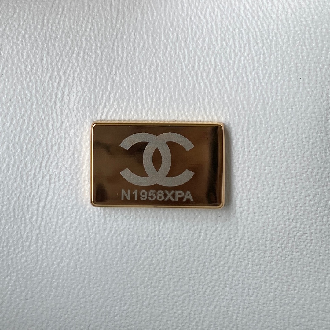 CHANEL CLASSIC 11.12 HANDBAG Lambskin & Brown Metal White-A01112