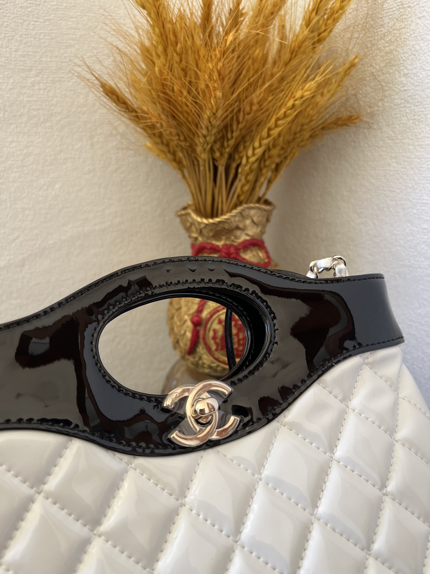 CHANEL 31 Mini Shopping Bag Lacquer Black2-AS4133