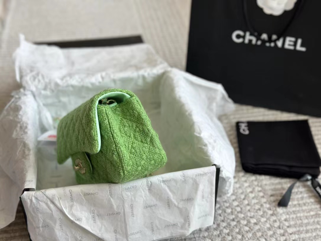 CHANEL CLASSIC 11.12 HANDBAG Lambskin & Brown Metal Green-A01112