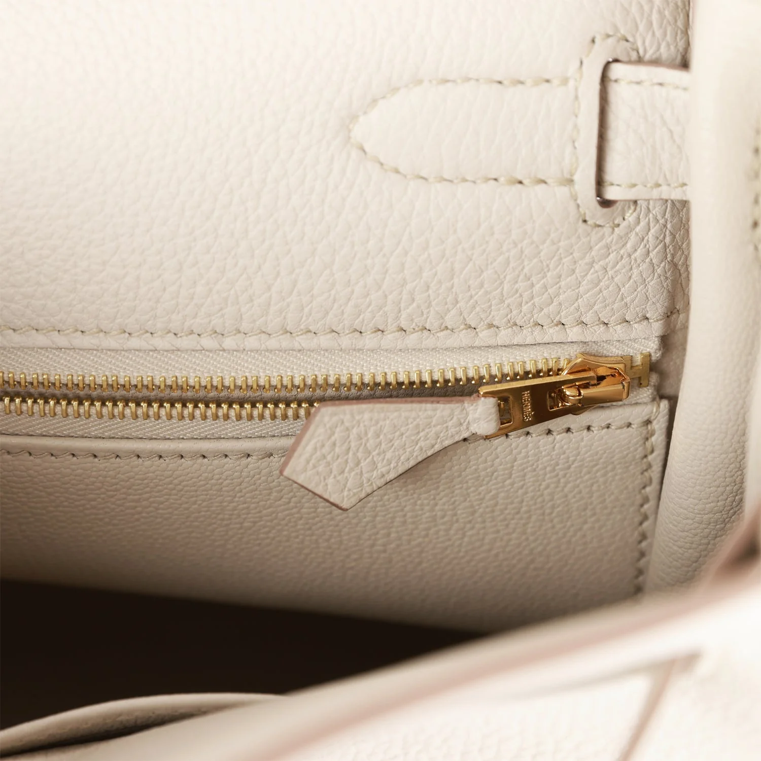 Kelly Retourne 28 Beton Togo Gold Hardware