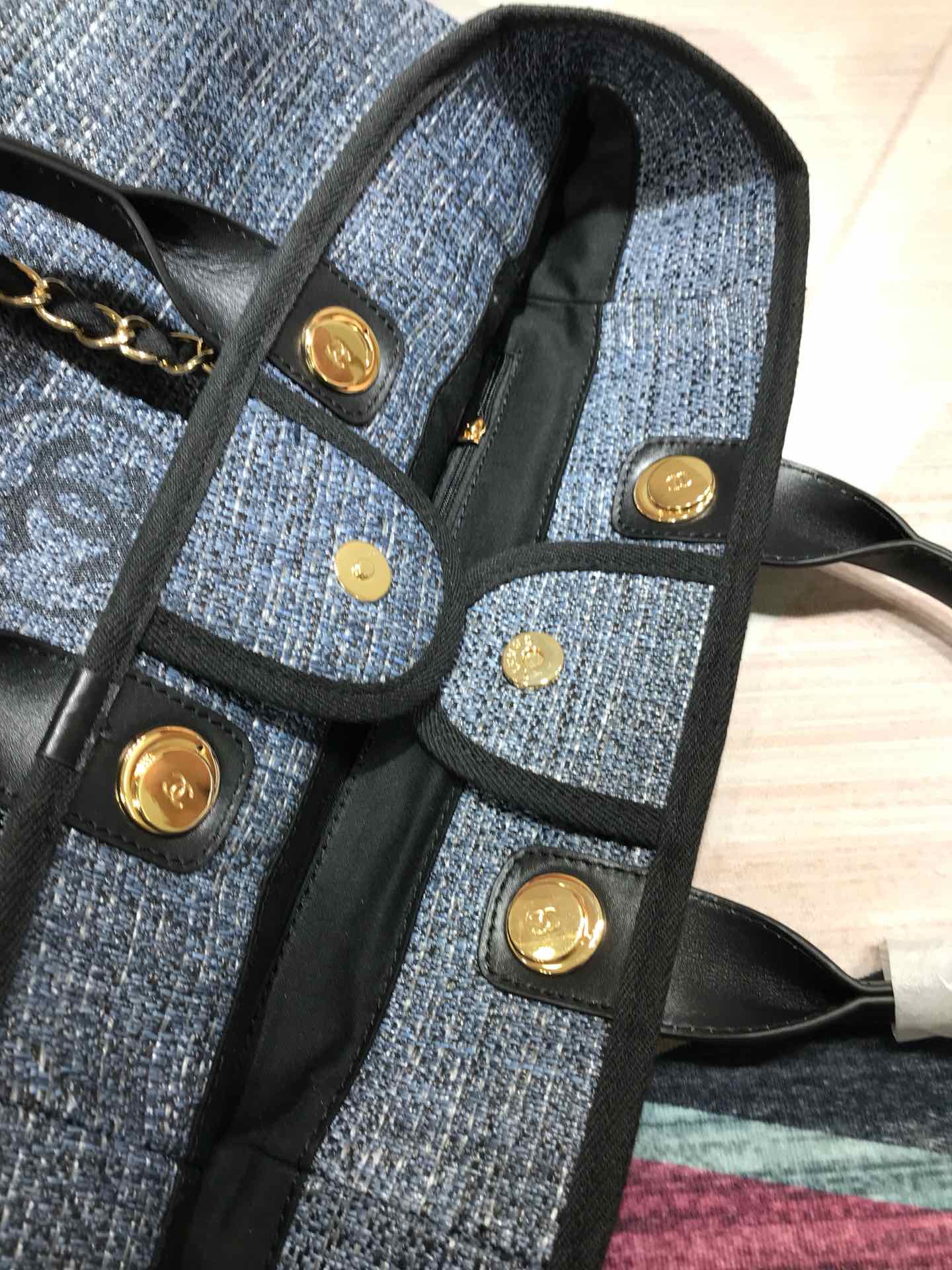 CHANEL Medium Tote Black2- A66941