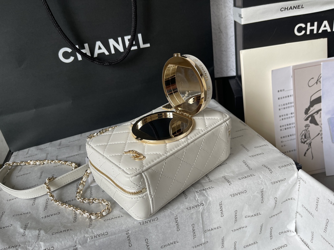 CHANEL Camera bag Sheep leather and gold metal White-AS4817
