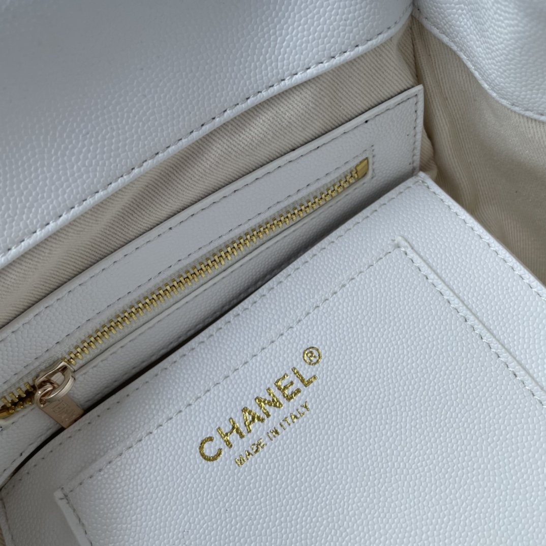 CHANEL Backpacks Grain-embossed shiny calf leather with gold-coloured metal White -AS4058