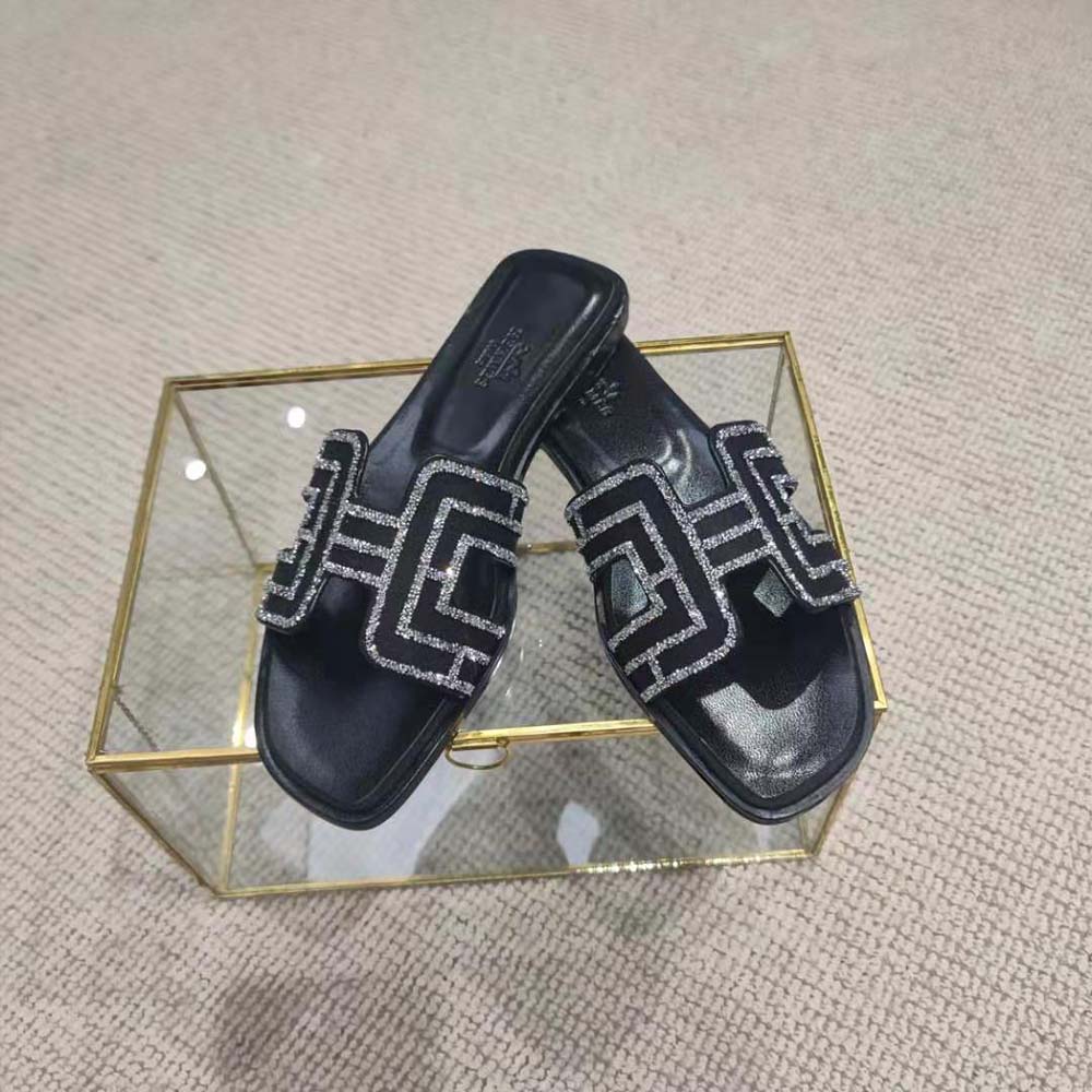 Hermes Women Oran Sandal in Suede Goatskin-Black