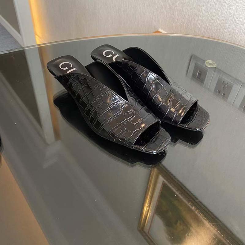 Gucci Women GG Crocodile Print Pump Square Toe Leather Sole Mid 7.6 Cm Heel