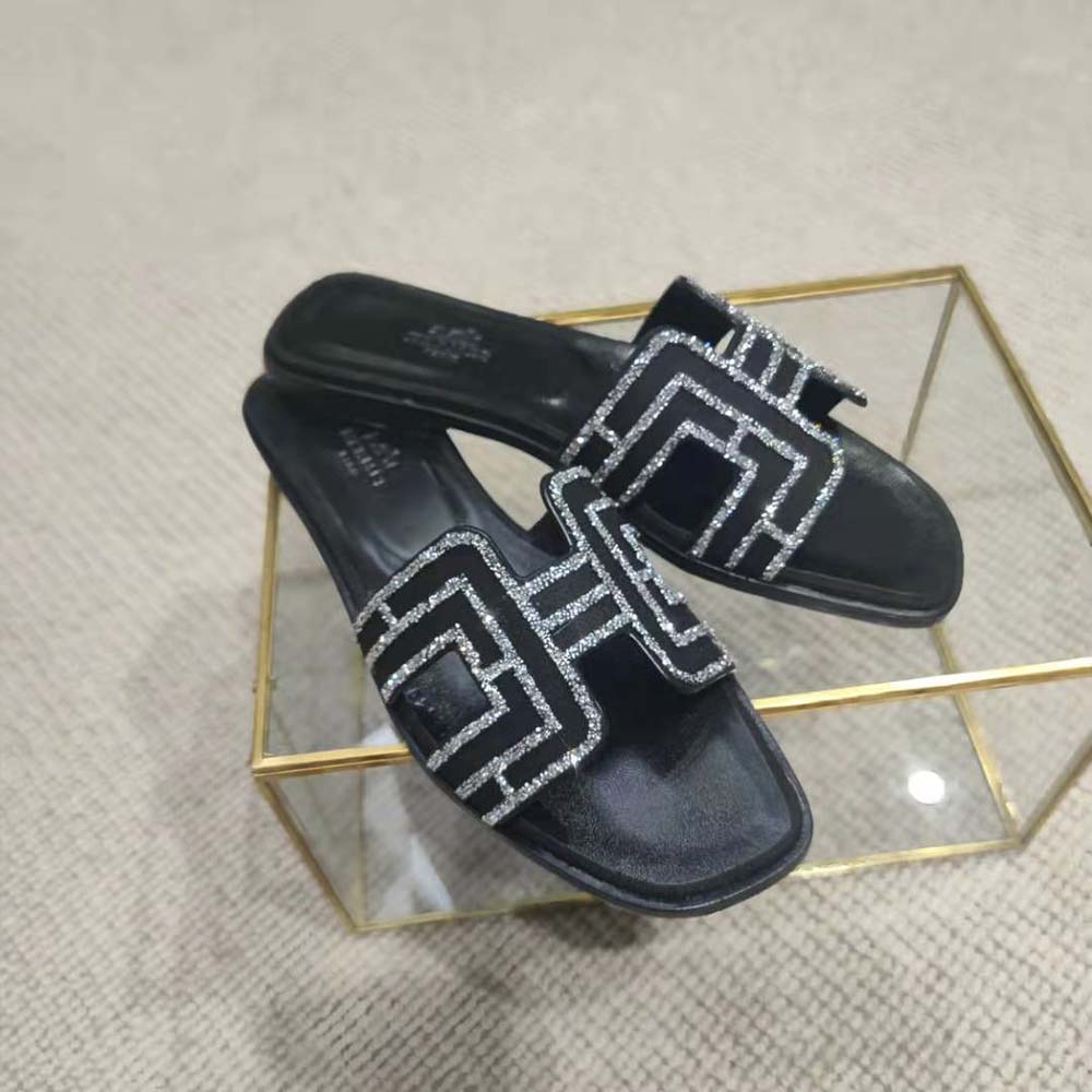 Hermes Women Oran Sandal in Suede Goatskin-Black