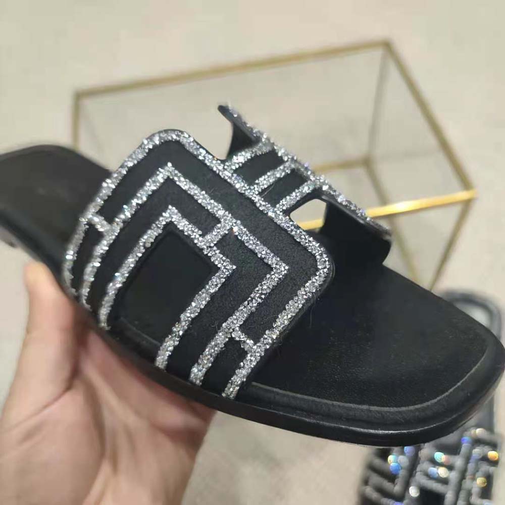 Hermes Women Oran Sandal in Suede Goatskin-Black