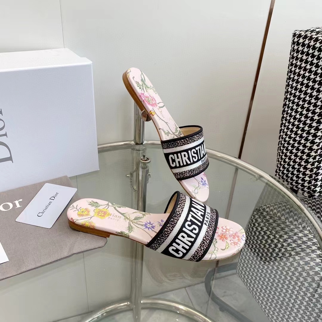 Dior Women CD Dway Slide Powder Pink Multicolor Embroidered Cotton Petites Fleurs