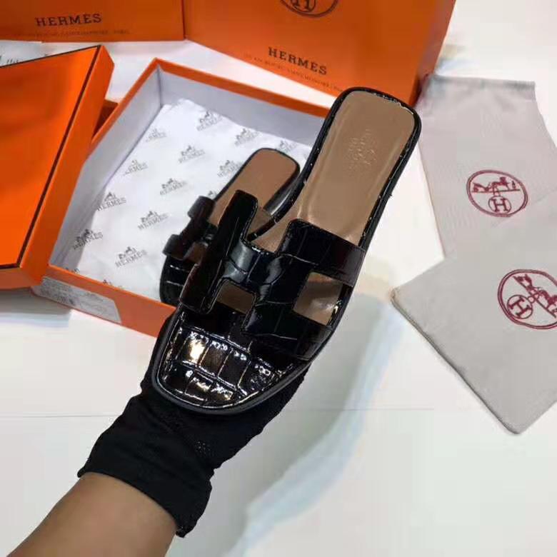 Hermes Women Oran Sandal Smooth Mississippiensis Alligator Iconic “H” Cut-Out