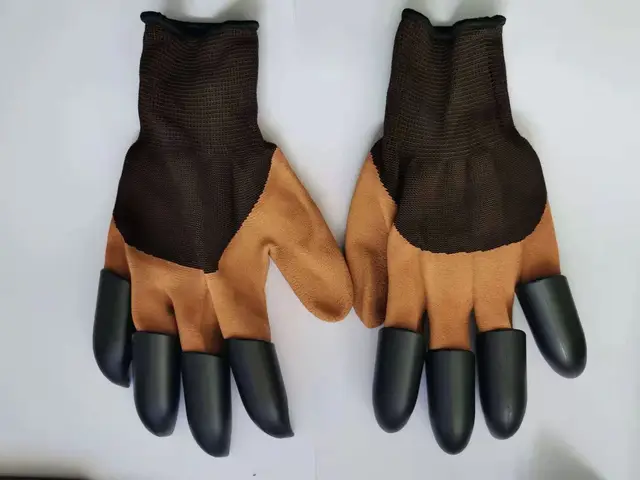 ABS Plastic Garden Rubber Gloves Gardening Digging Planting Durable Waterproof Work Glove with 4 or 8 Hand Claw