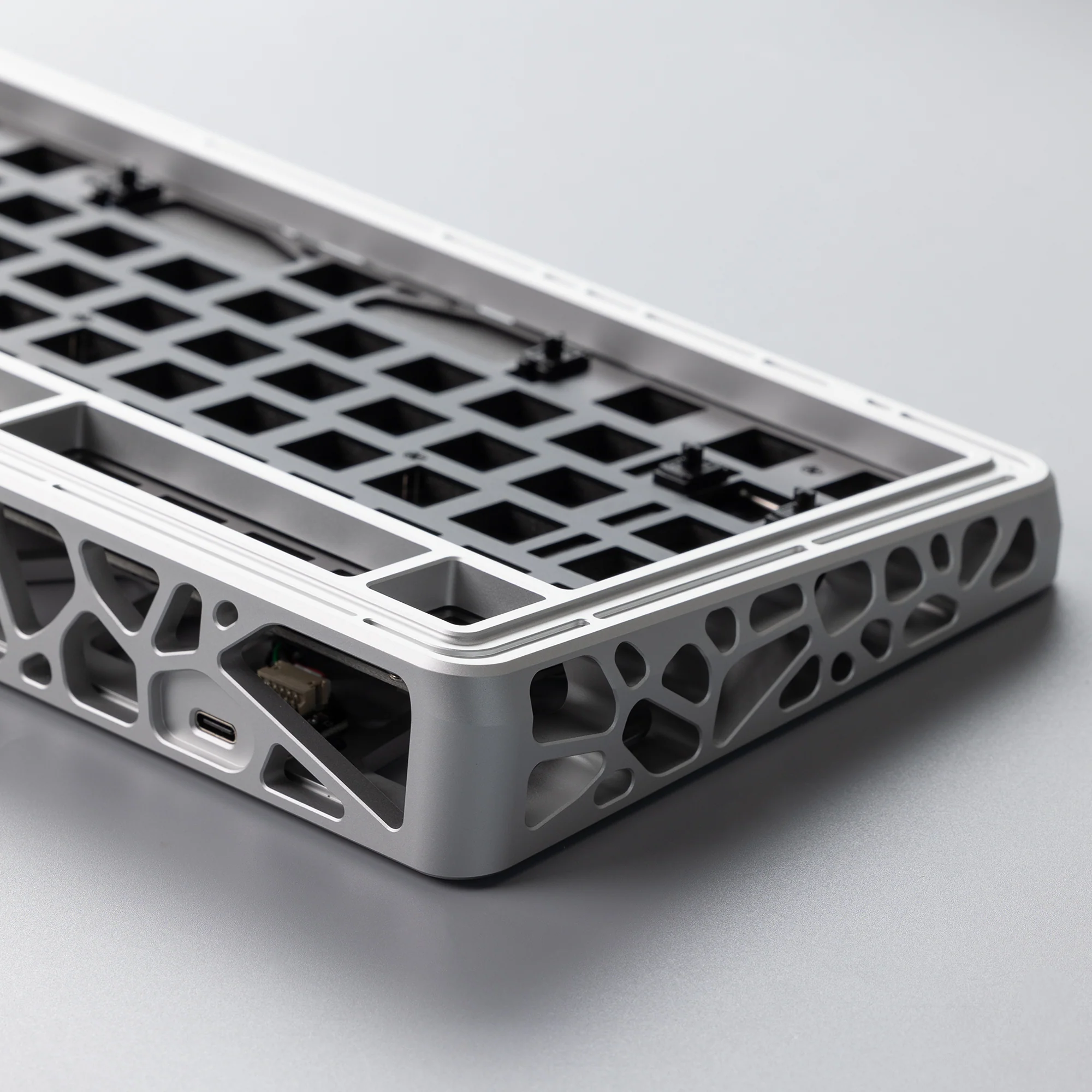 Ready To Use Holy80 Hotswap version with Lucy R2 keycaps