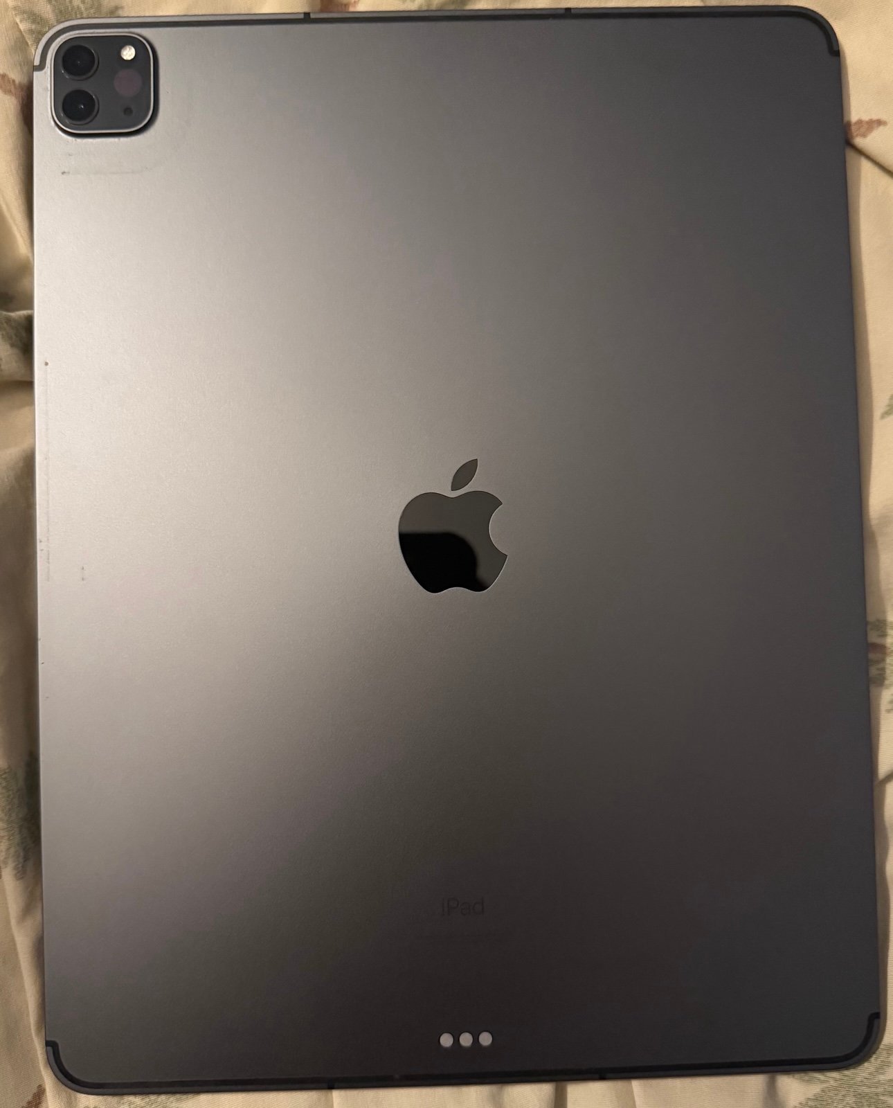 iPad Pro 12.9 128gb 5th Generation WiFi + Cellular Verizon 2T99