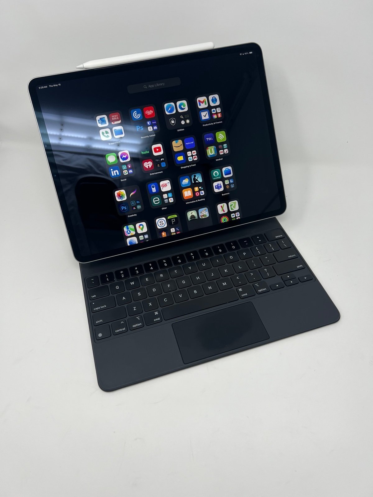 Apple iPad Pro 12.9” inch 6th Generation 1 TB in Space Gray 5E52