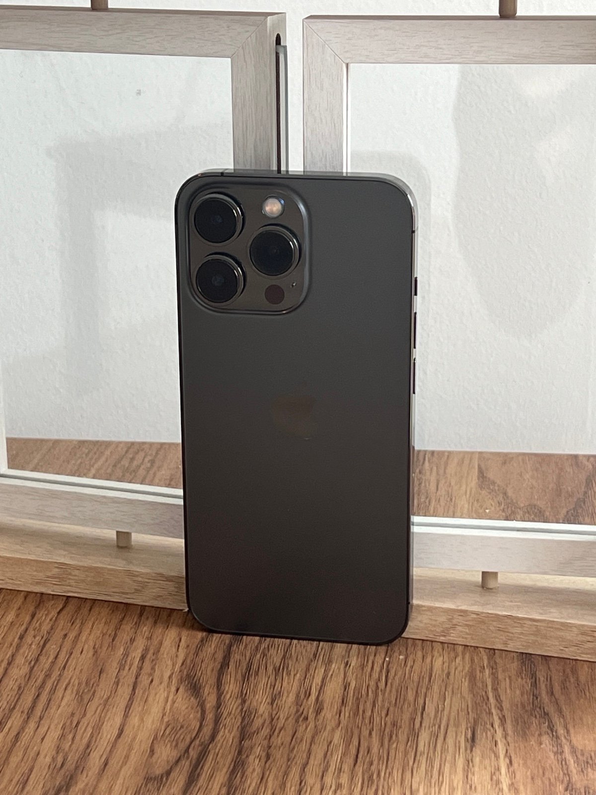 iPhone 13 Pro Unlocked 256GB Graphite Perfect Condition 9L13