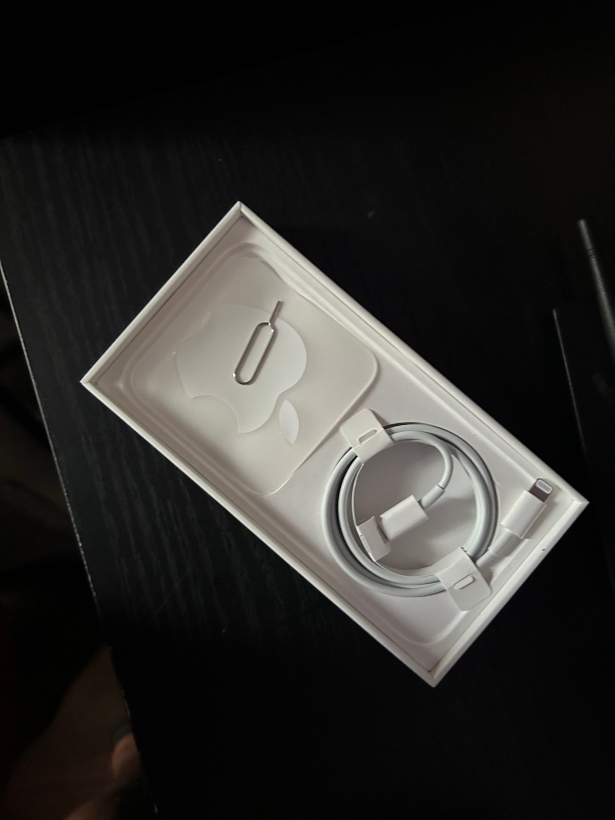 Apple iPhone 14 AT&T Only 128GB RED 6X32