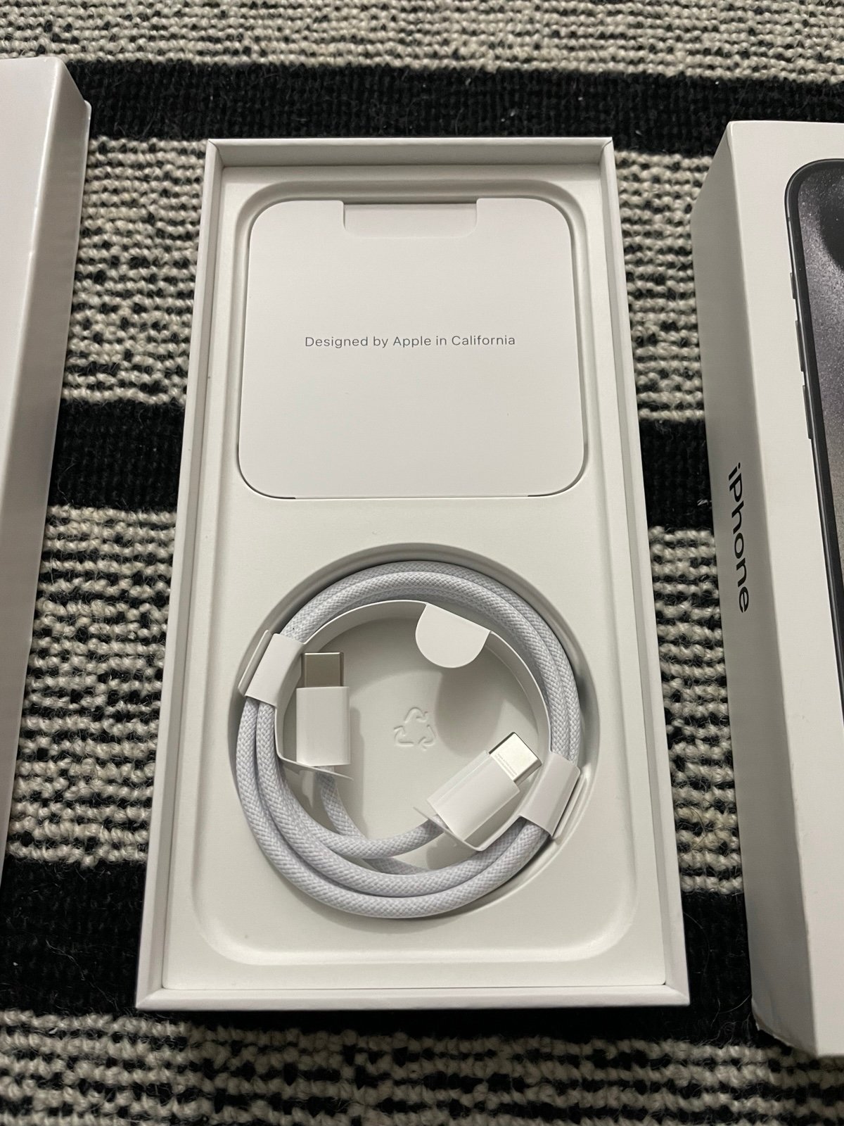 Apple iphone 15 promax / unlocked Apple care+ with the theft till Dec 2025! 7Z21