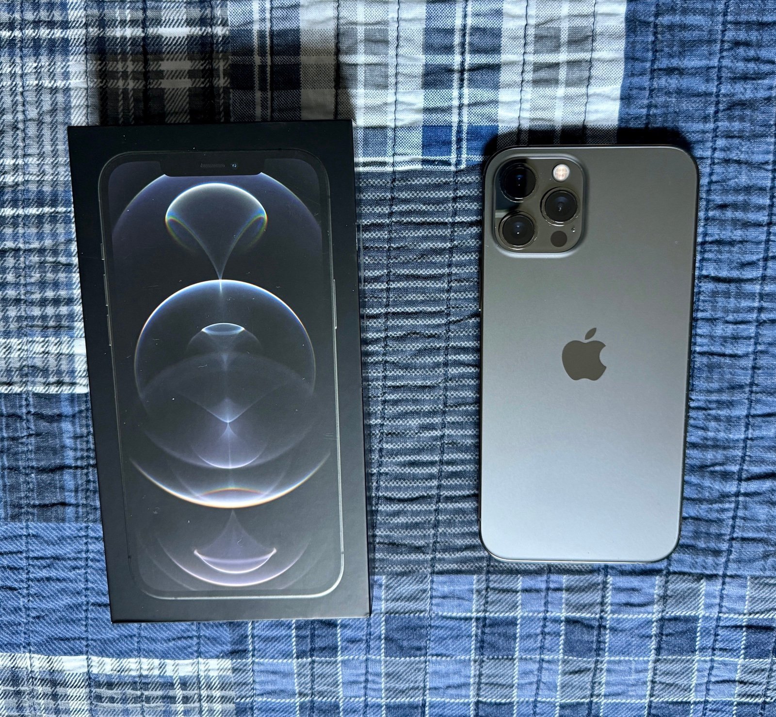 Unlocked iPhone 12 Pro Max (256 GB) 3G52