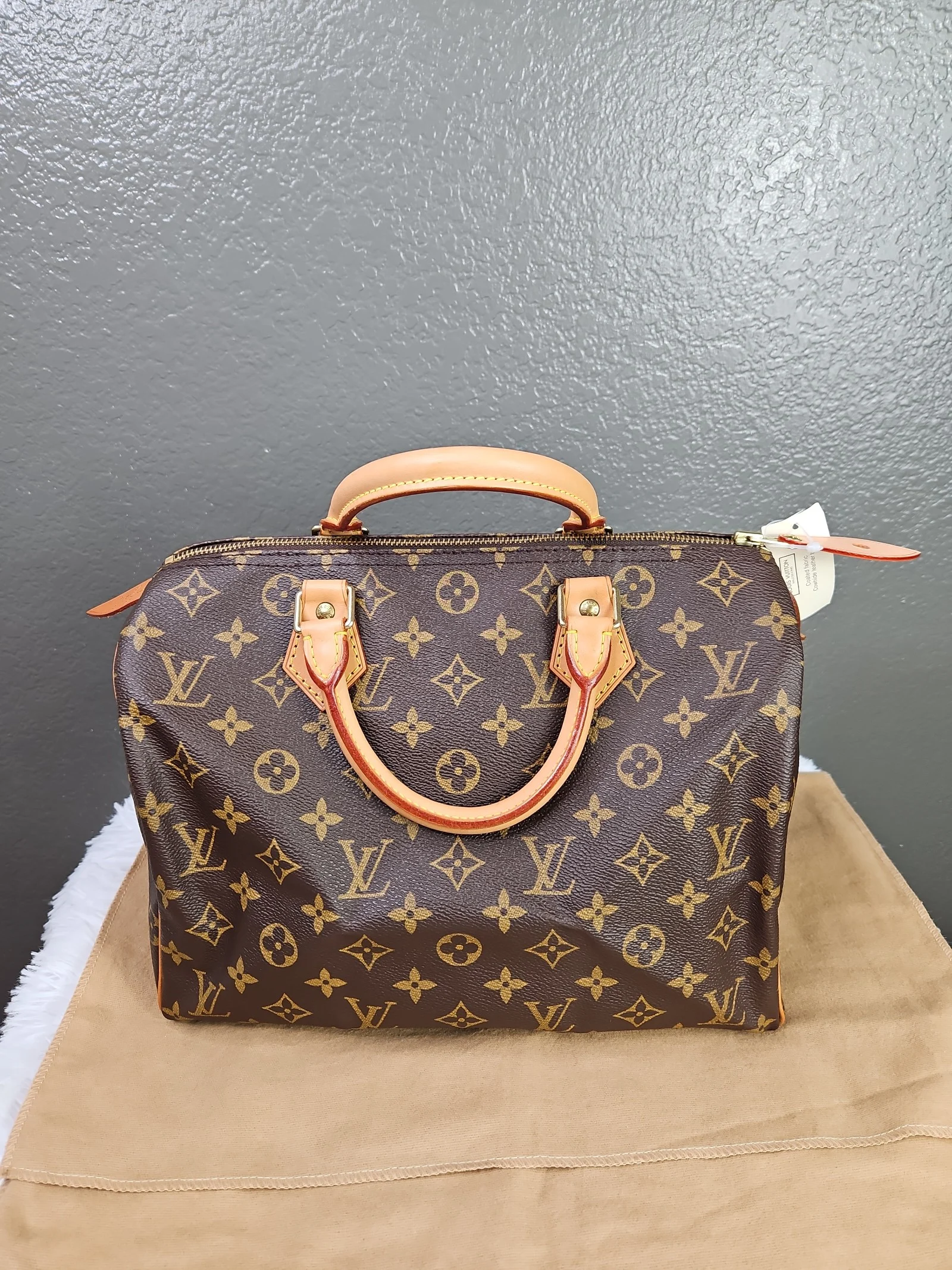 Authentic Speedy 30 -Excellent Condition Cert. Of Authenticy Included