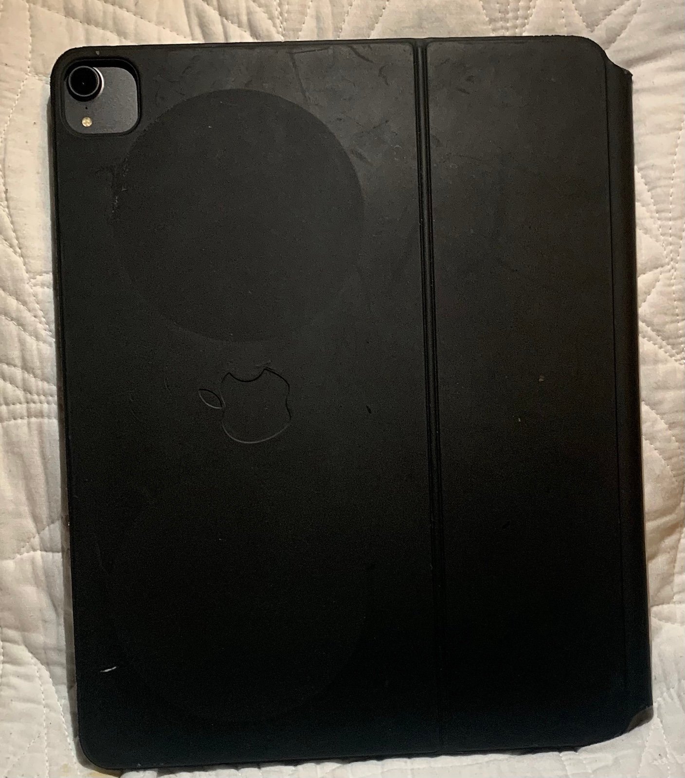 Apple iPad Pro 3rd Generation 12.9 inch + Cellular and Keyboard 8C82