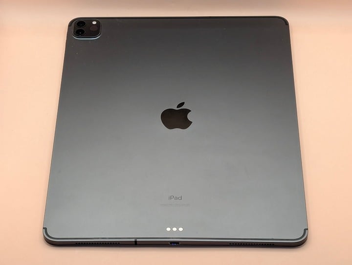 iPad Pro 4 - 256GB Gray (Unlocked) #7*** 5G33