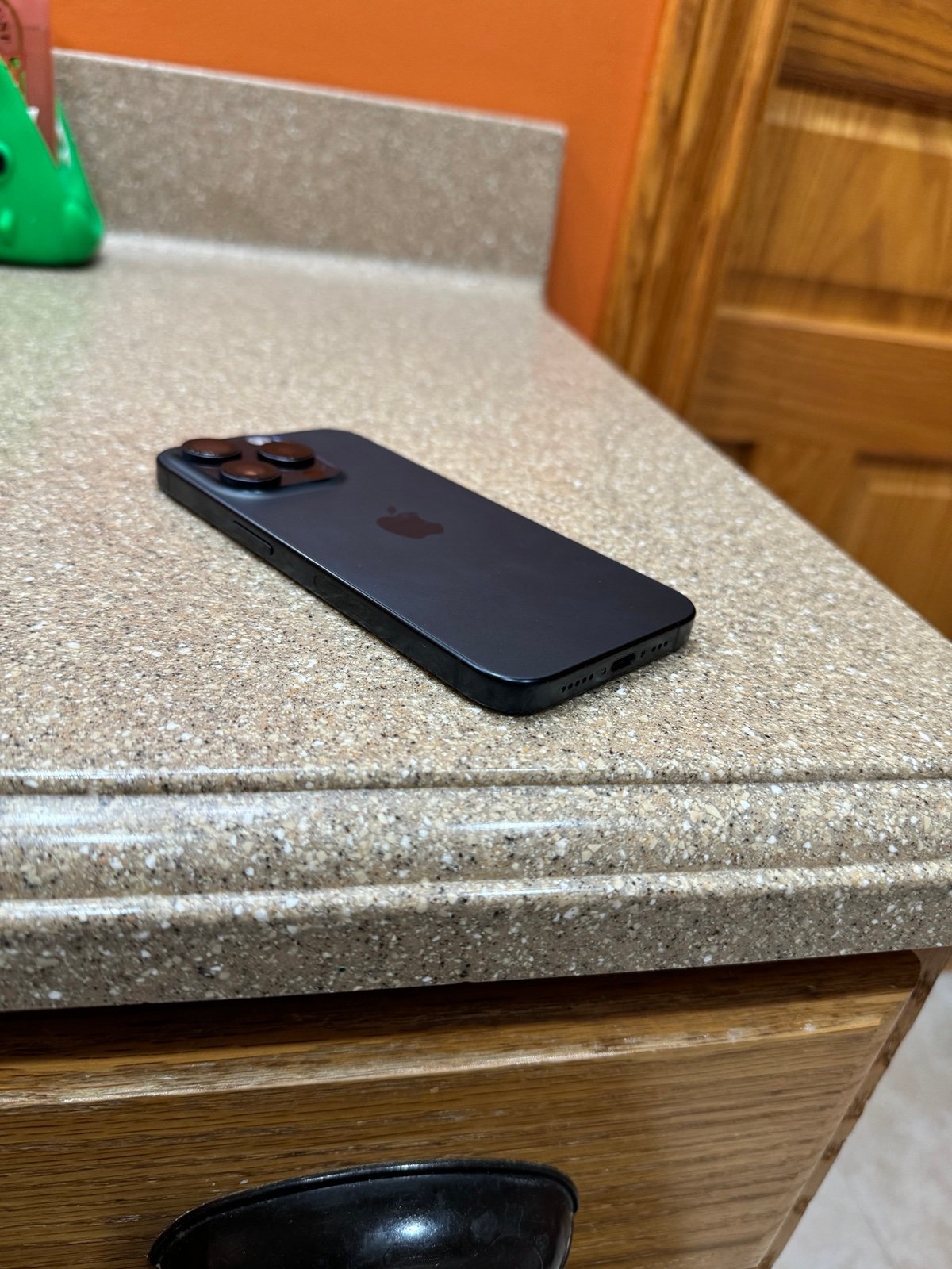 UNLOCKED iPhone 15 Pro 3X95