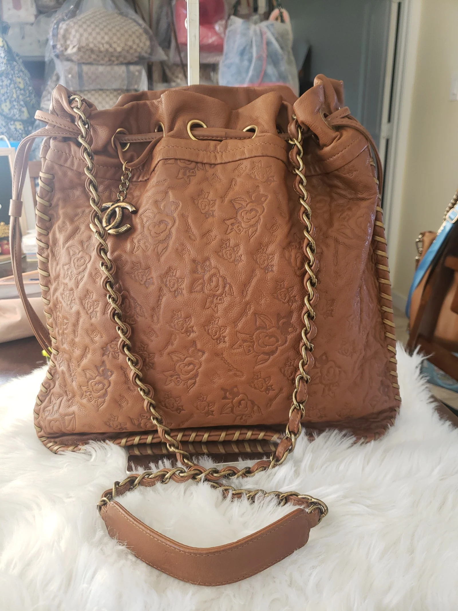 Chanel RueCambon Embossed FloraChanelCC Logo Sling/Crossbody - USED(PRE-LOVED)