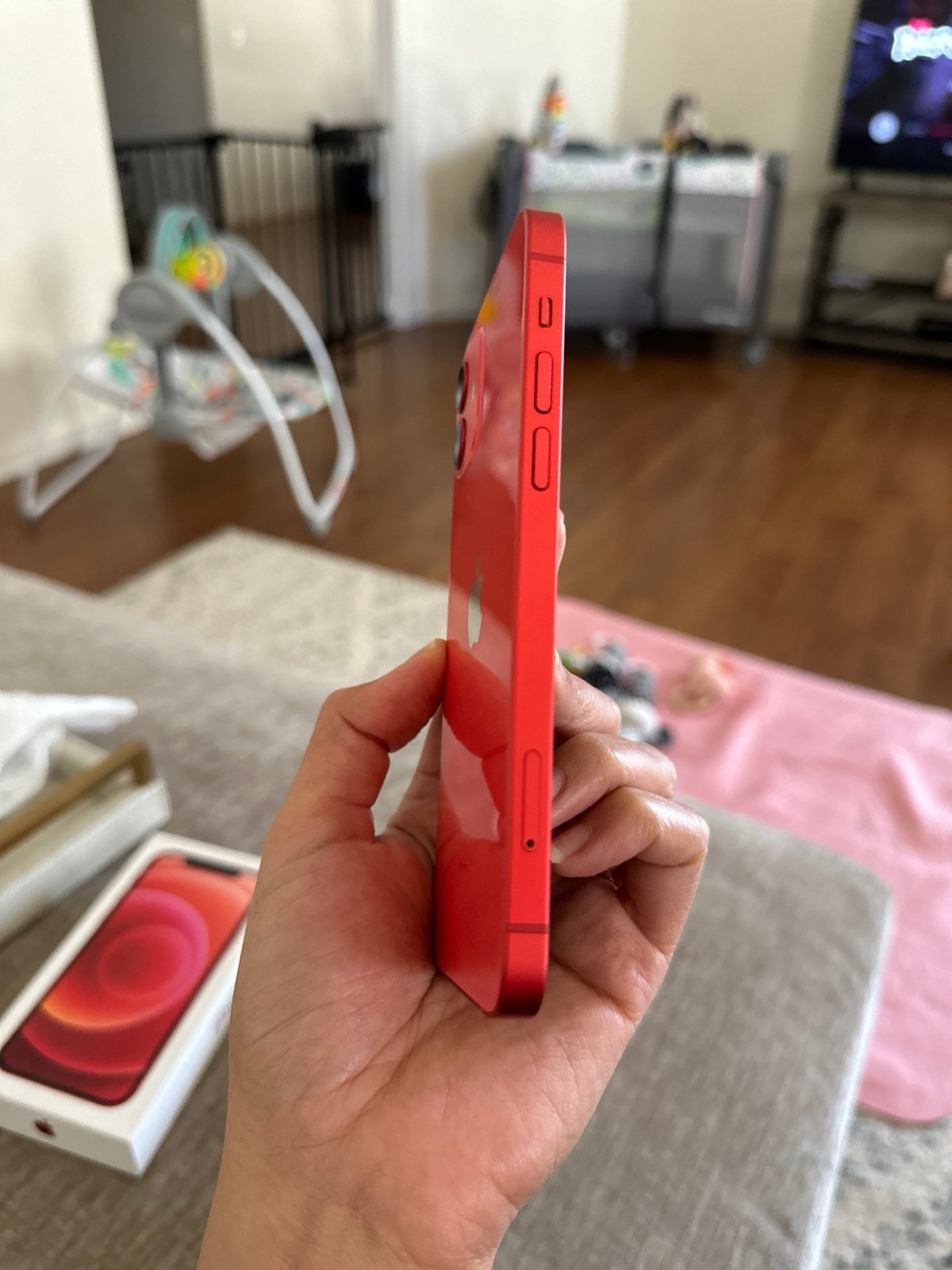 iPhone 12 red 128 gigabytes (like new). 5Y71