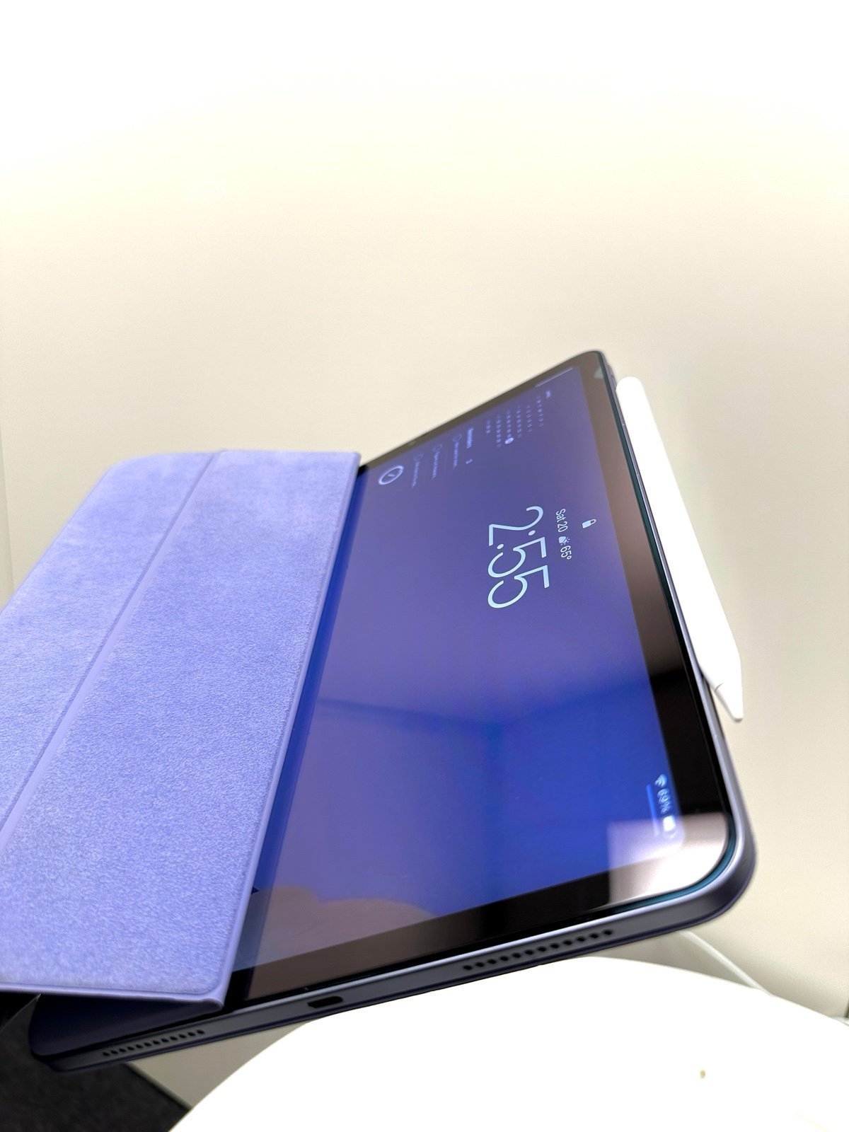 SOLD - Apple iPad Air 5th Generation 64 GB in Purple