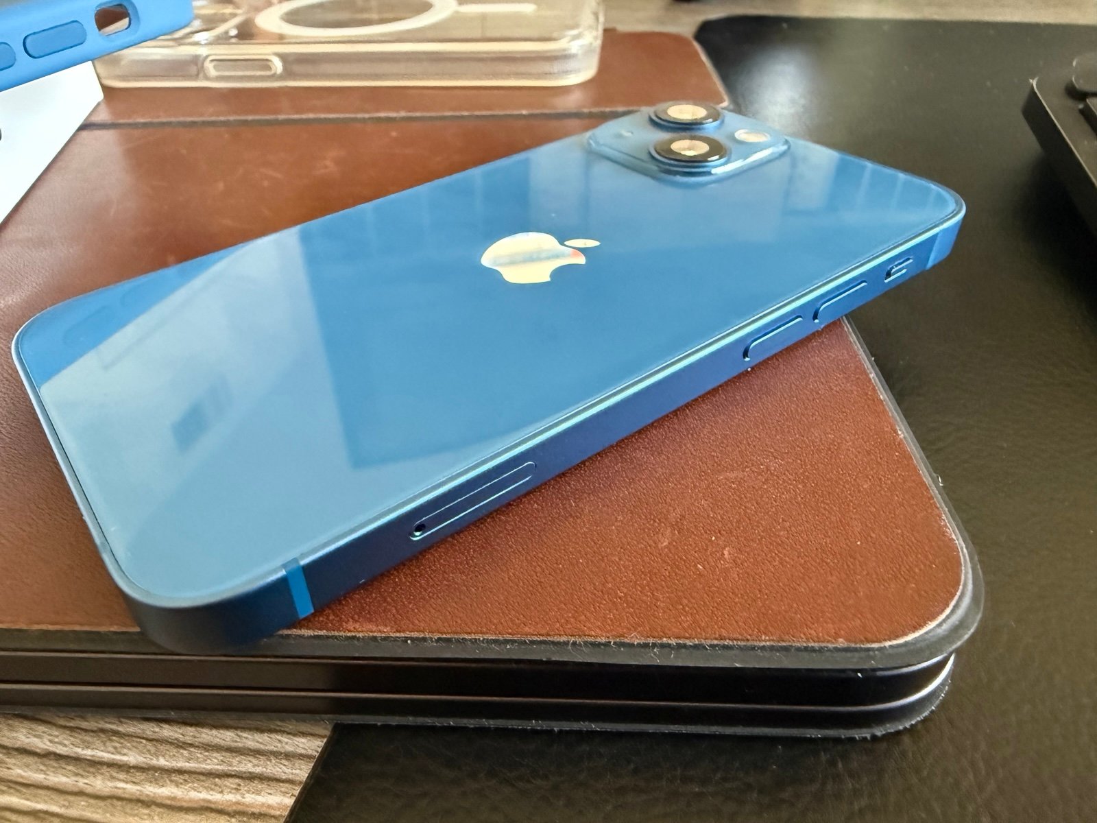 Apple iPhone 13 Mini 128 GB in Blue MINT unlocked w Apple case 1M56