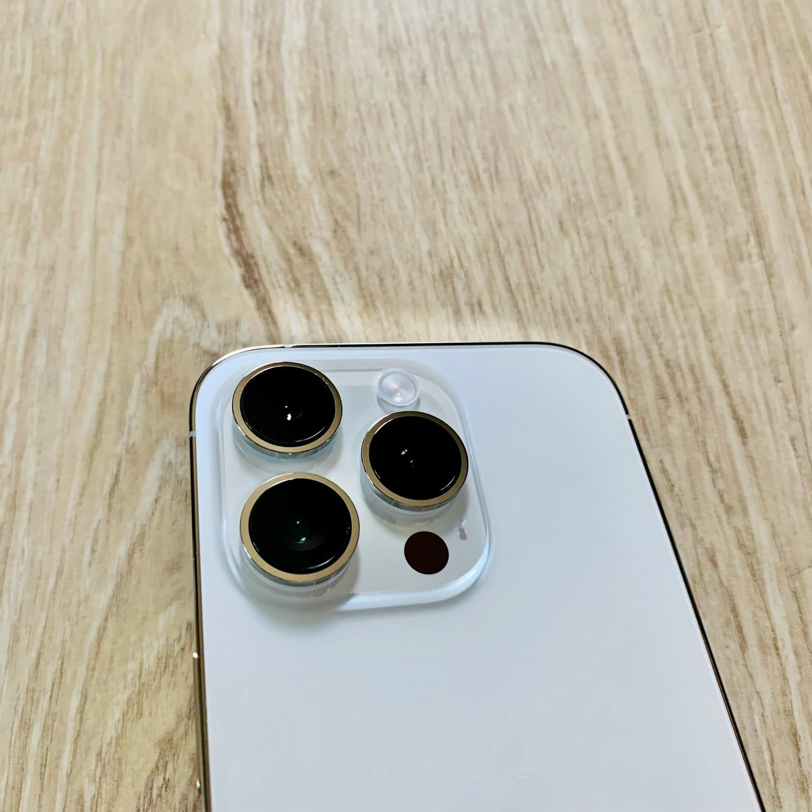 iPhone 14 PRO : 256GB - SILVER / UNLOCKED / APPLE WARRANTY - Like New Condition 7V39