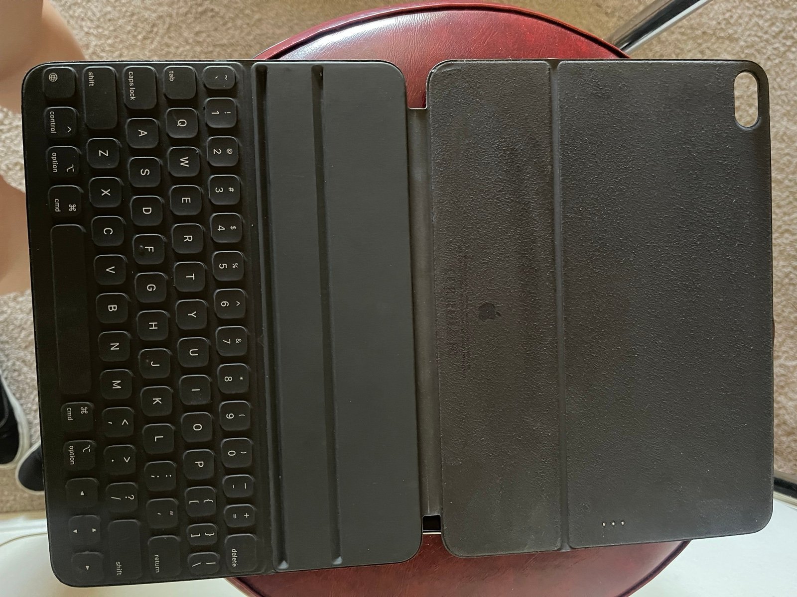 iPad Pro (11 inch) + Keyboard + Apple Pencil 2J27