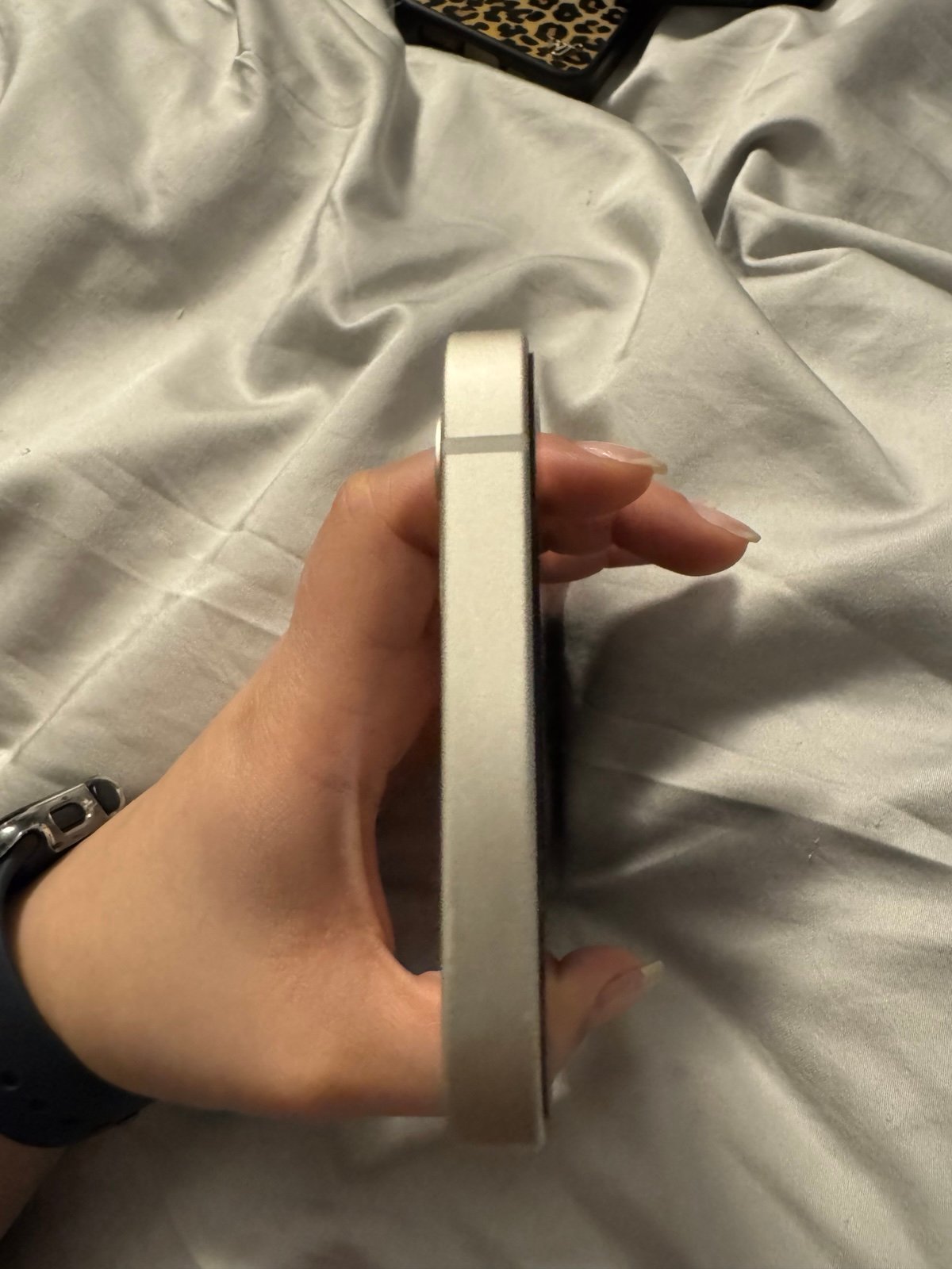 SOLD - Apple iPhone 12 64 GB in White for Unlocked