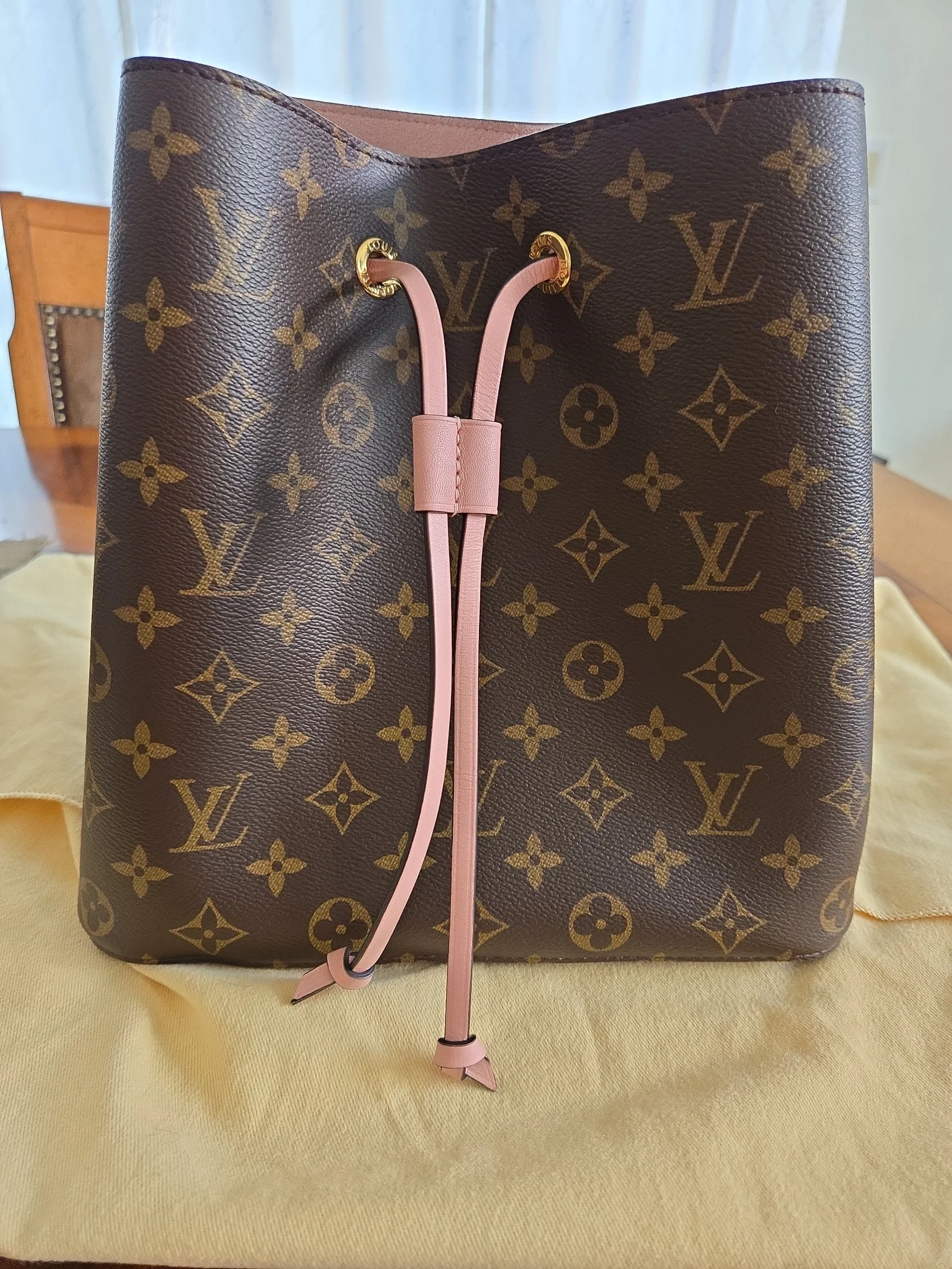 Louis Vuitton Noenoe Bag-Rose Poudré Pink