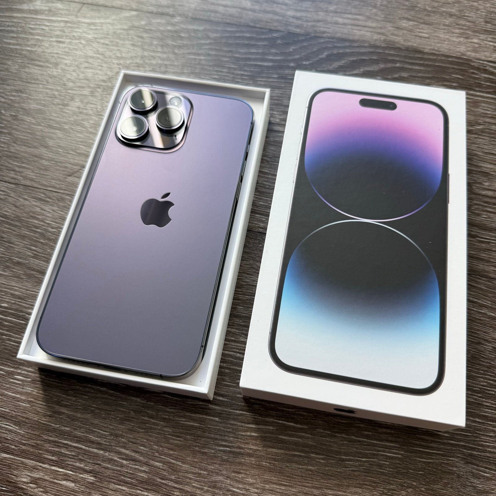 Apple iPhone 14 Pro Max 256 GB in Deep Purple 9M27