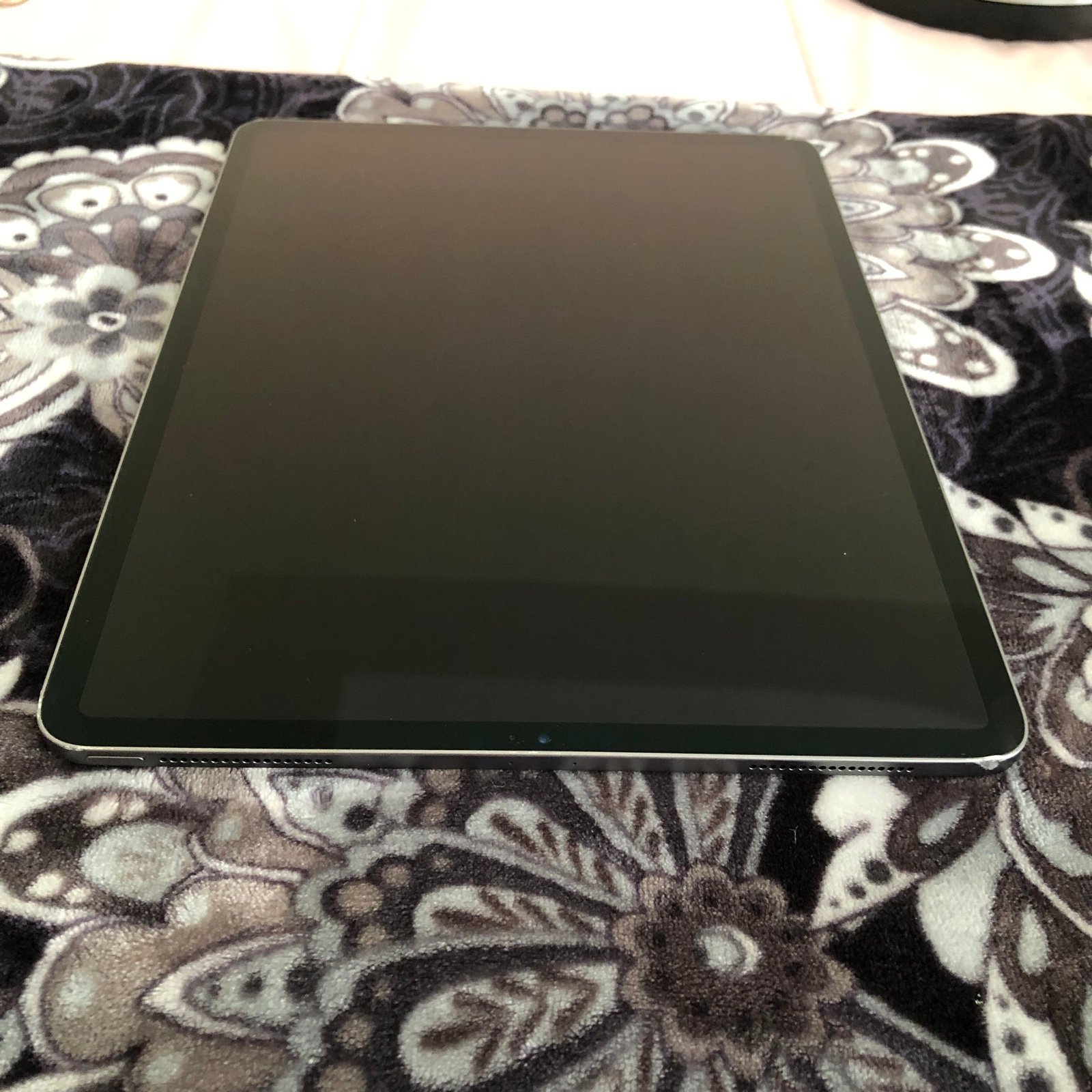 Apple iPad Pro 3rd Generation 12.9 inch 2K68