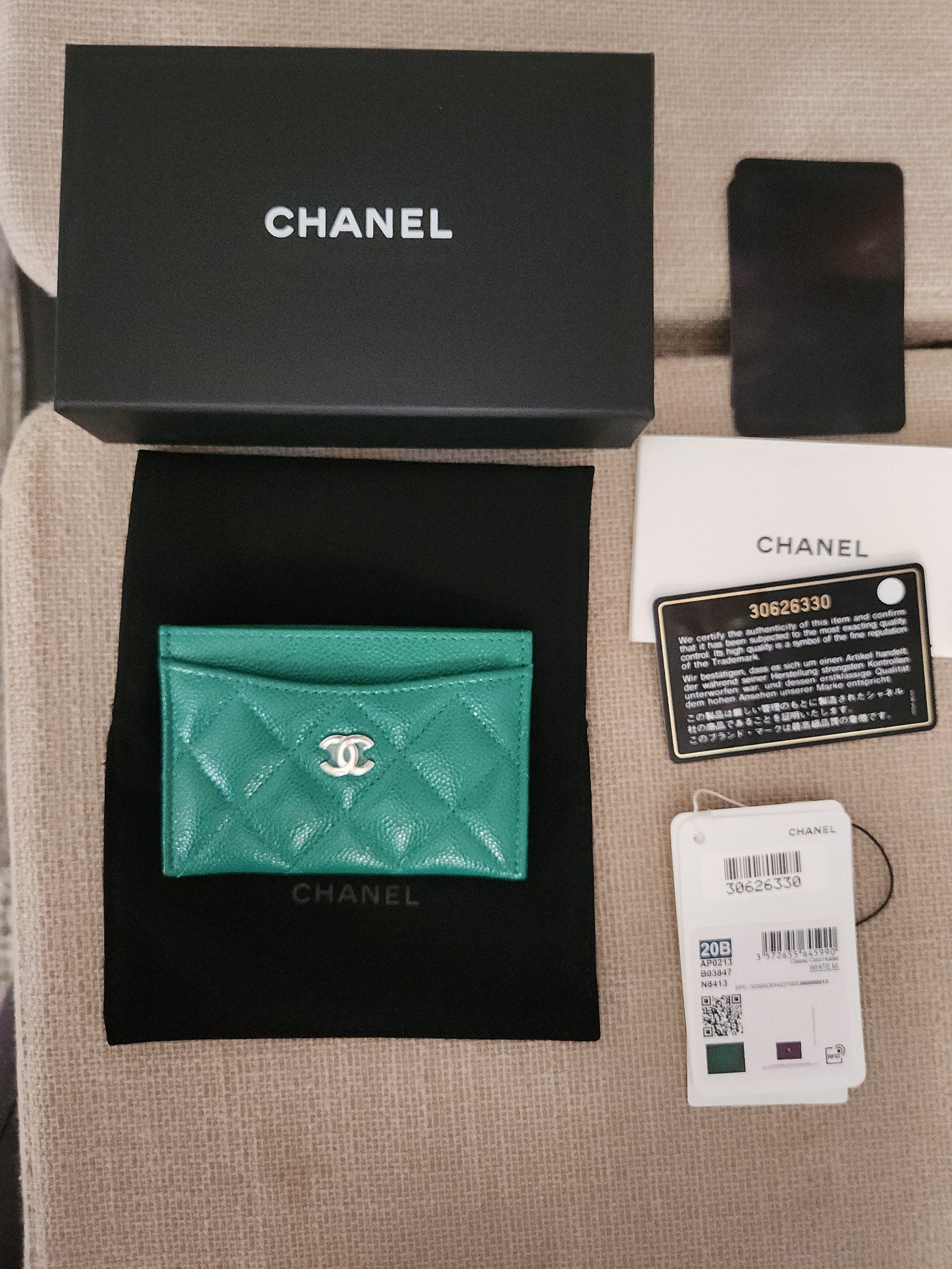 Chanel Caviar Quilted Card Holder Green
