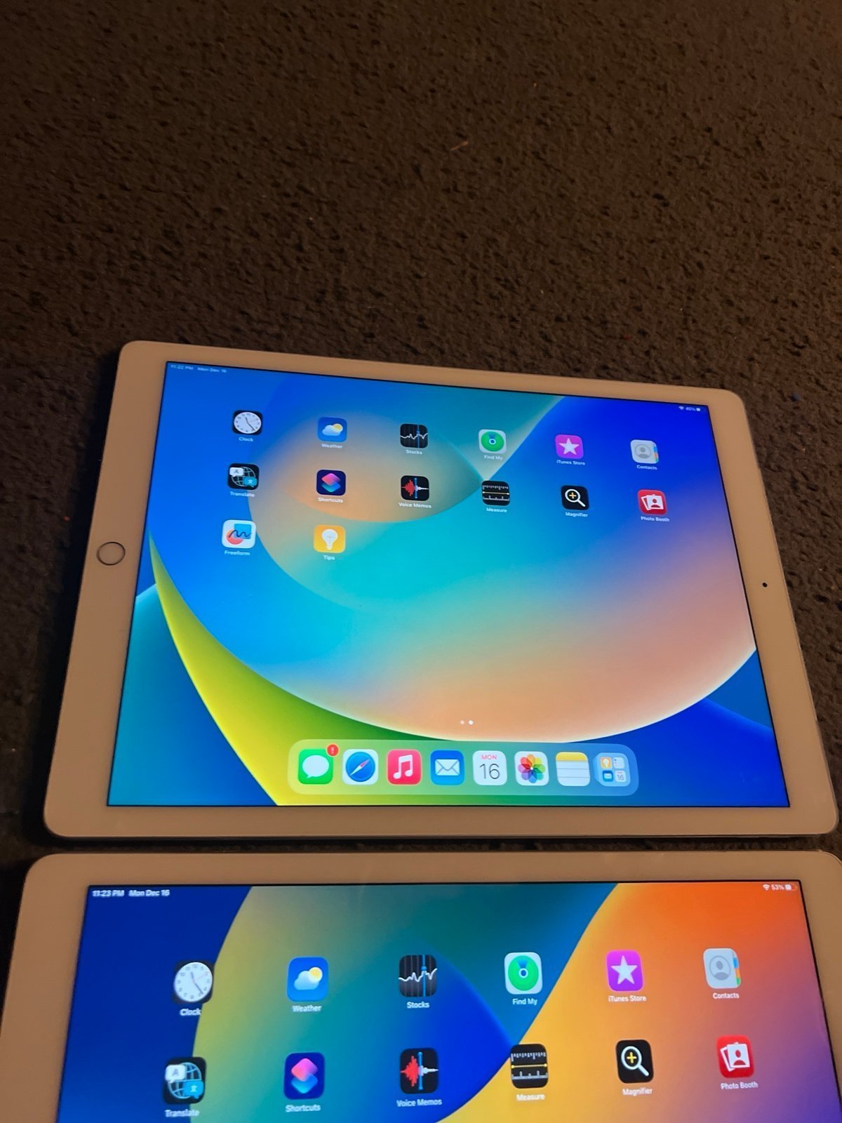 10 Apple iPads pro 12.9 inch 128GB 3L69
