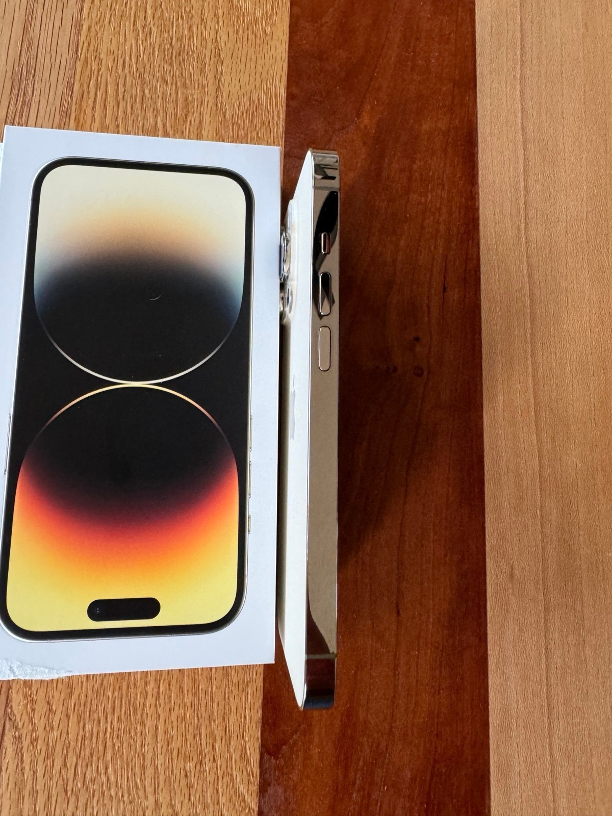 iPhone 14 Pro Gold 256GB Unlocked 3Q69